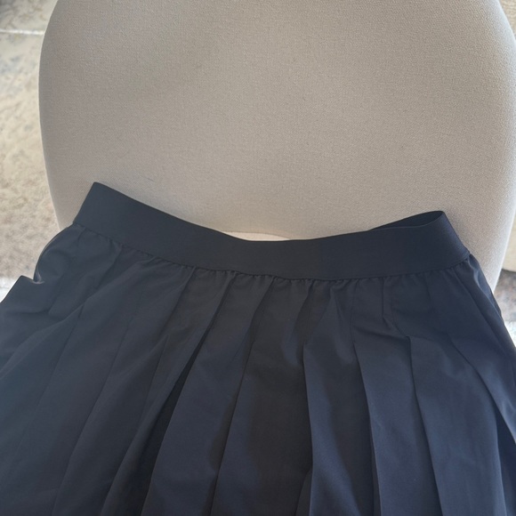 ALO Yoga Black Pleated Skater Skirt - Picture 4 of 6